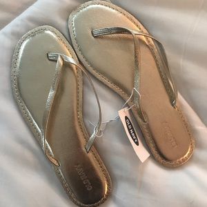 🖤 old navy 🖤 NWT gold sandals